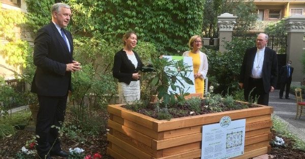 Botschaftsgarten erhält Öko-Auszeichnung